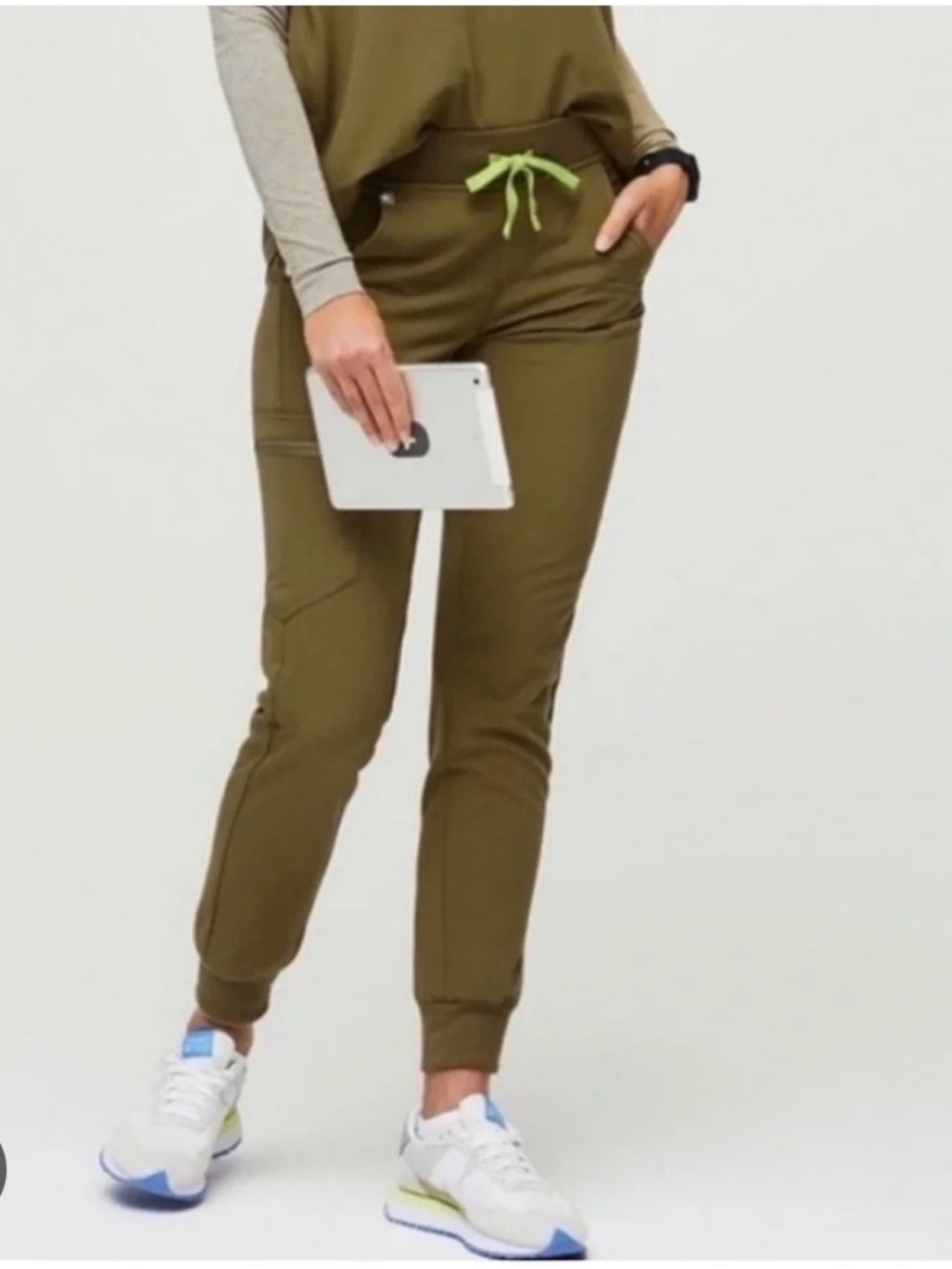 FIGS Martini Olive High-Waisted Zamora Jogger Medium Regular EUC